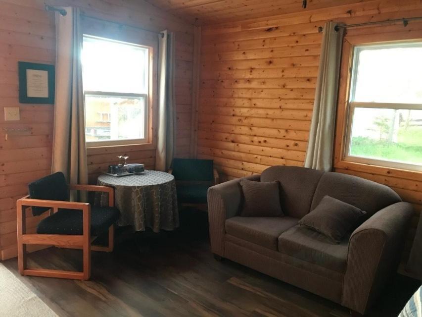 Wildflowers Country Inn Роки-Харбор Номер фото